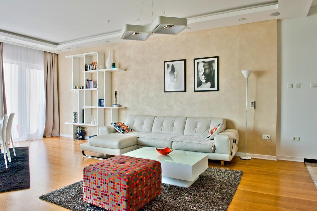 Delux And Urban Apartments Hotel Tre Canne Budva Exteriör bild