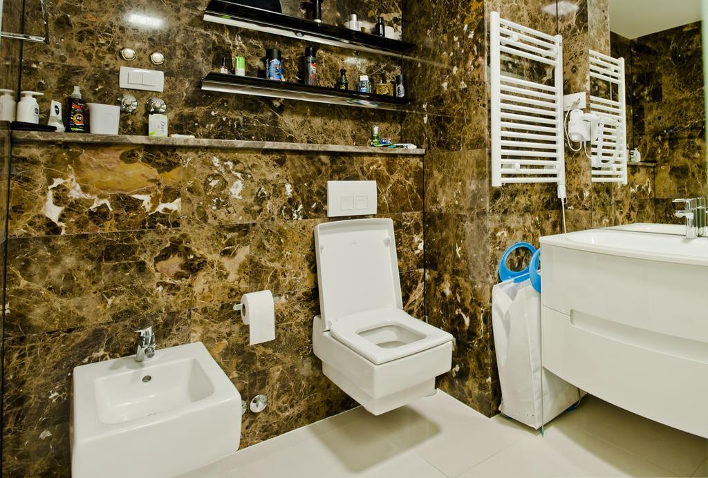 Delux And Urban Apartments Hotel Tre Canne Budva Exteriör bild