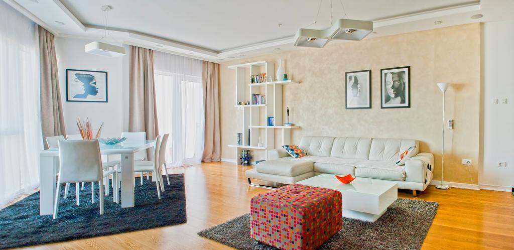 Delux And Urban Apartments Hotel Tre Canne Budva Exteriör bild