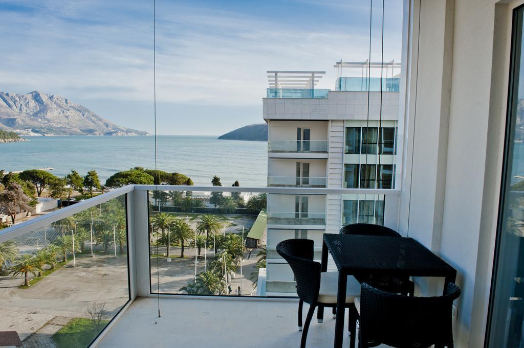 Delux And Urban Apartments Hotel Tre Canne Budva Exteriör bild