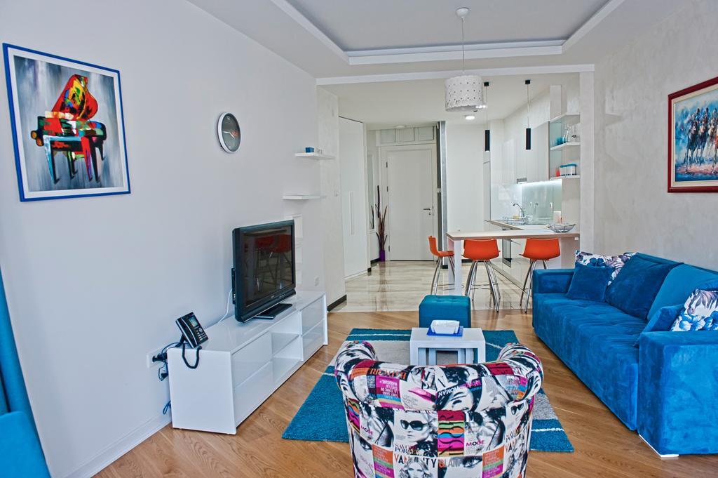 Delux And Urban Apartments Hotel Tre Canne Budva Exteriör bild