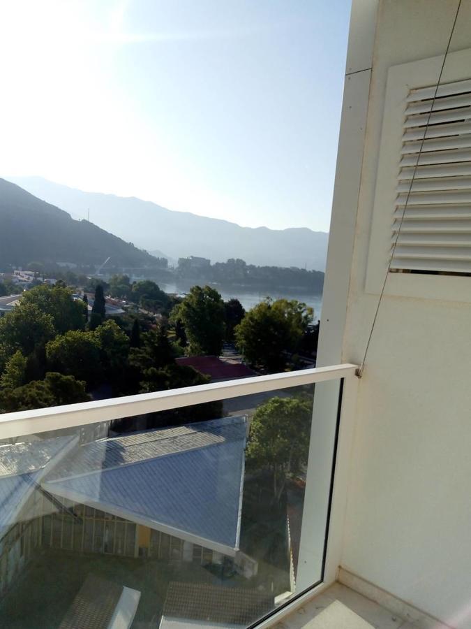 Delux And Urban Apartments Hotel Tre Canne Budva Exteriör bild