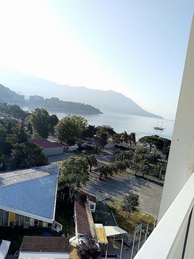 Delux And Urban Apartments Hotel Tre Canne Budva Exteriör bild