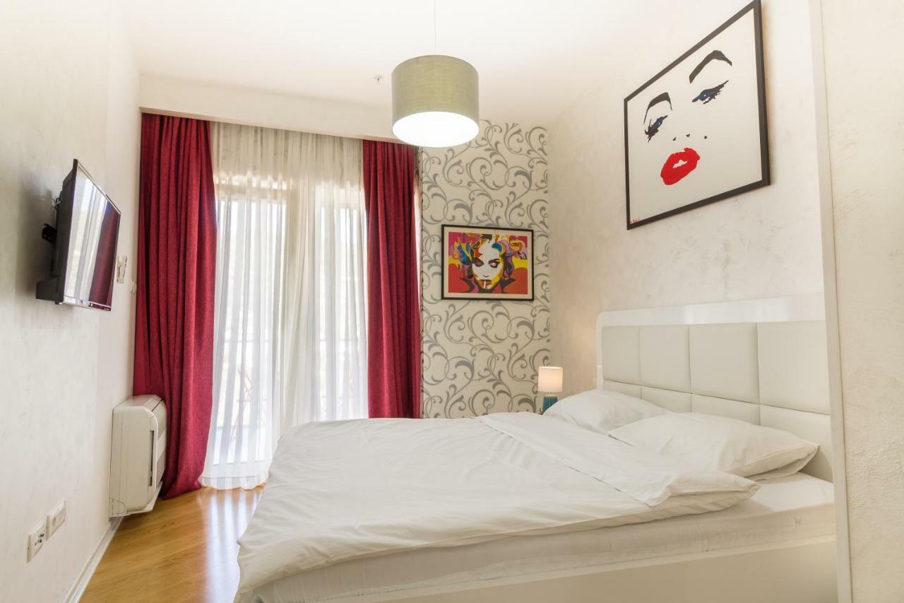 Delux And Urban Apartments Hotel Tre Canne Budva Exteriör bild