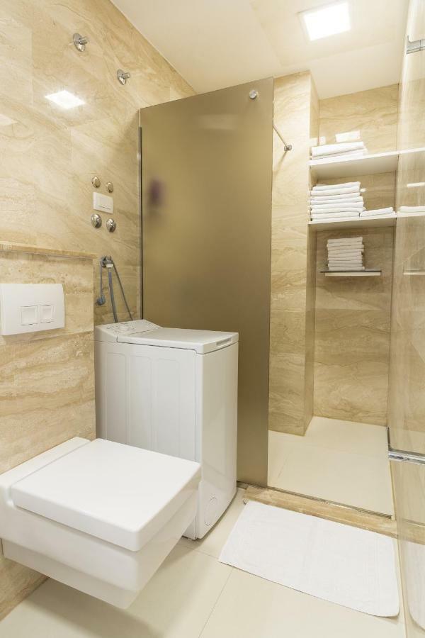 Delux And Urban Apartments Hotel Tre Canne Budva Exteriör bild