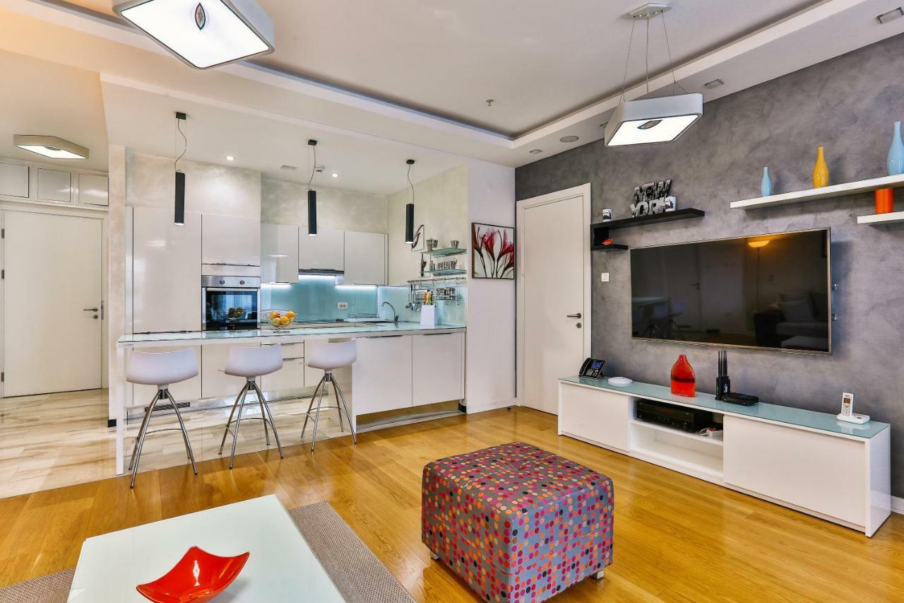 Delux And Urban Apartments Hotel Tre Canne Budva Exteriör bild