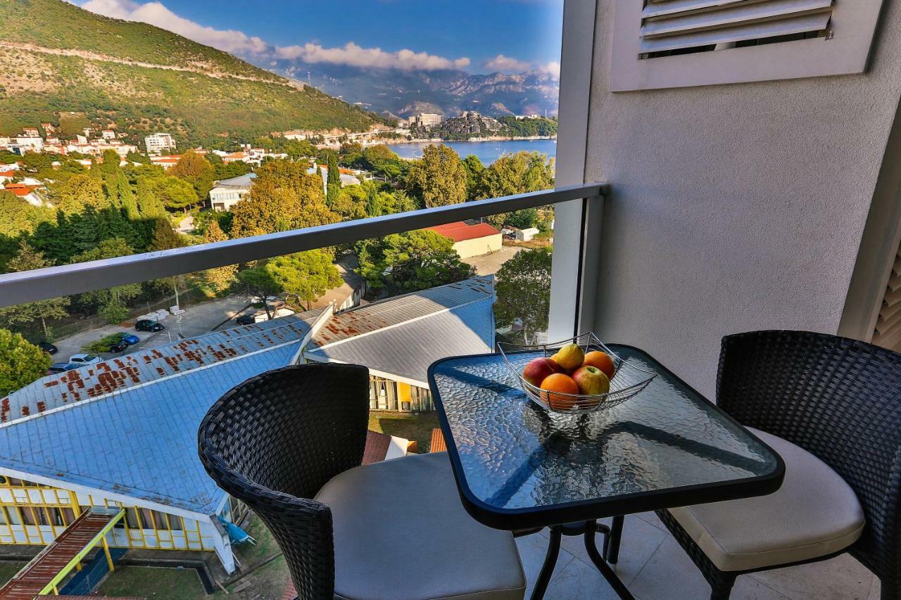 Delux And Urban Apartments Hotel Tre Canne Budva Exteriör bild