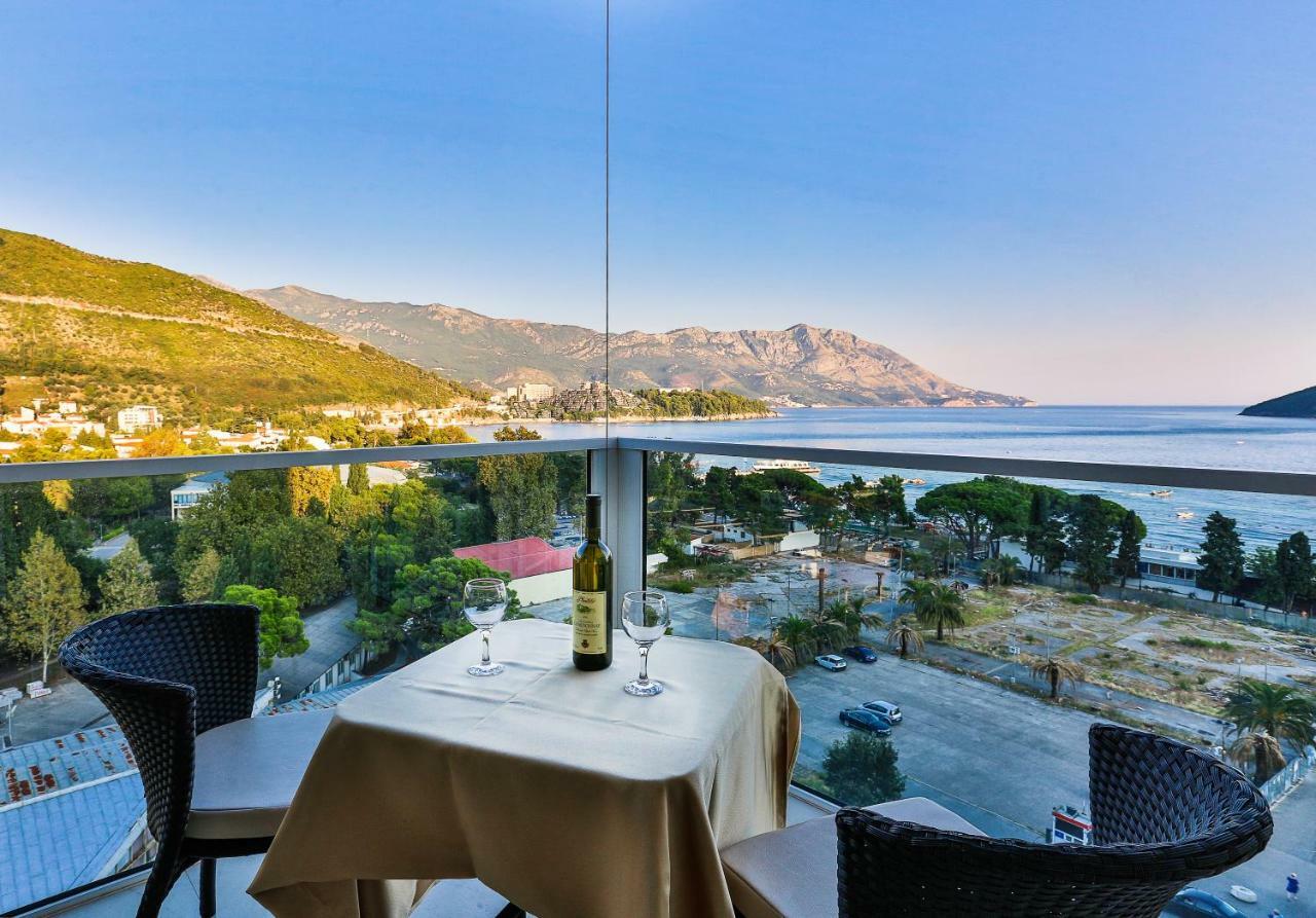 Delux And Urban Apartments Hotel Tre Canne Budva Exteriör bild
